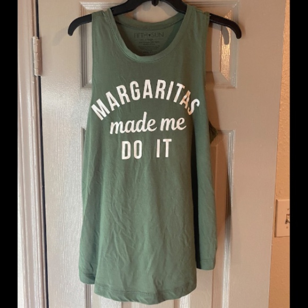Graphic tank